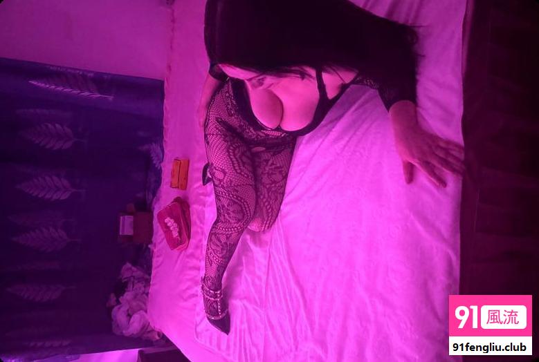 丰满巨乳熟女